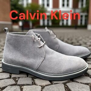 Calvin Klein-Men’s size 9 “Jae” Suede Chukka boots in gray. Like new preowned!